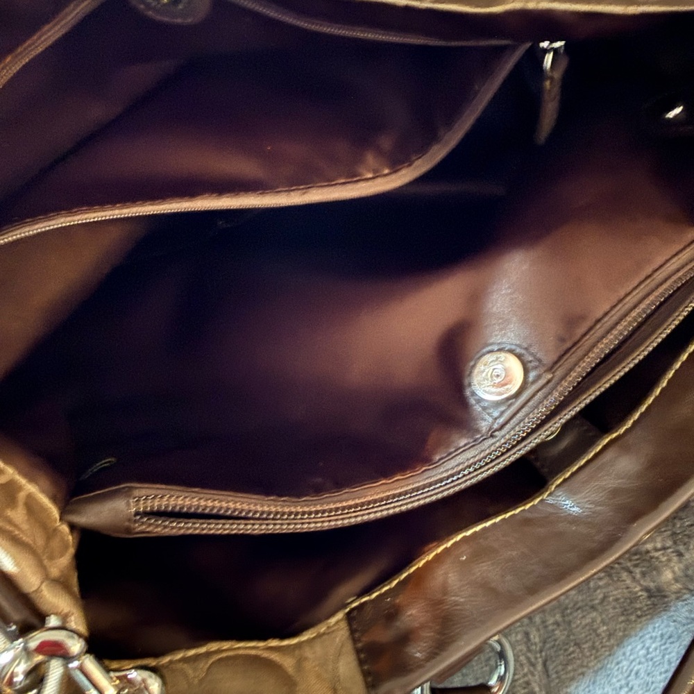 Coach Tan and Brown Signature Shoulder Bag excellent condition, satin bag - Picture 15 of 16